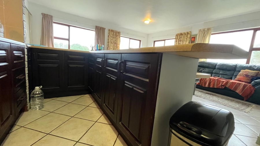 6 Bedroom Property for Sale in Oyster Bay Eastern Cape